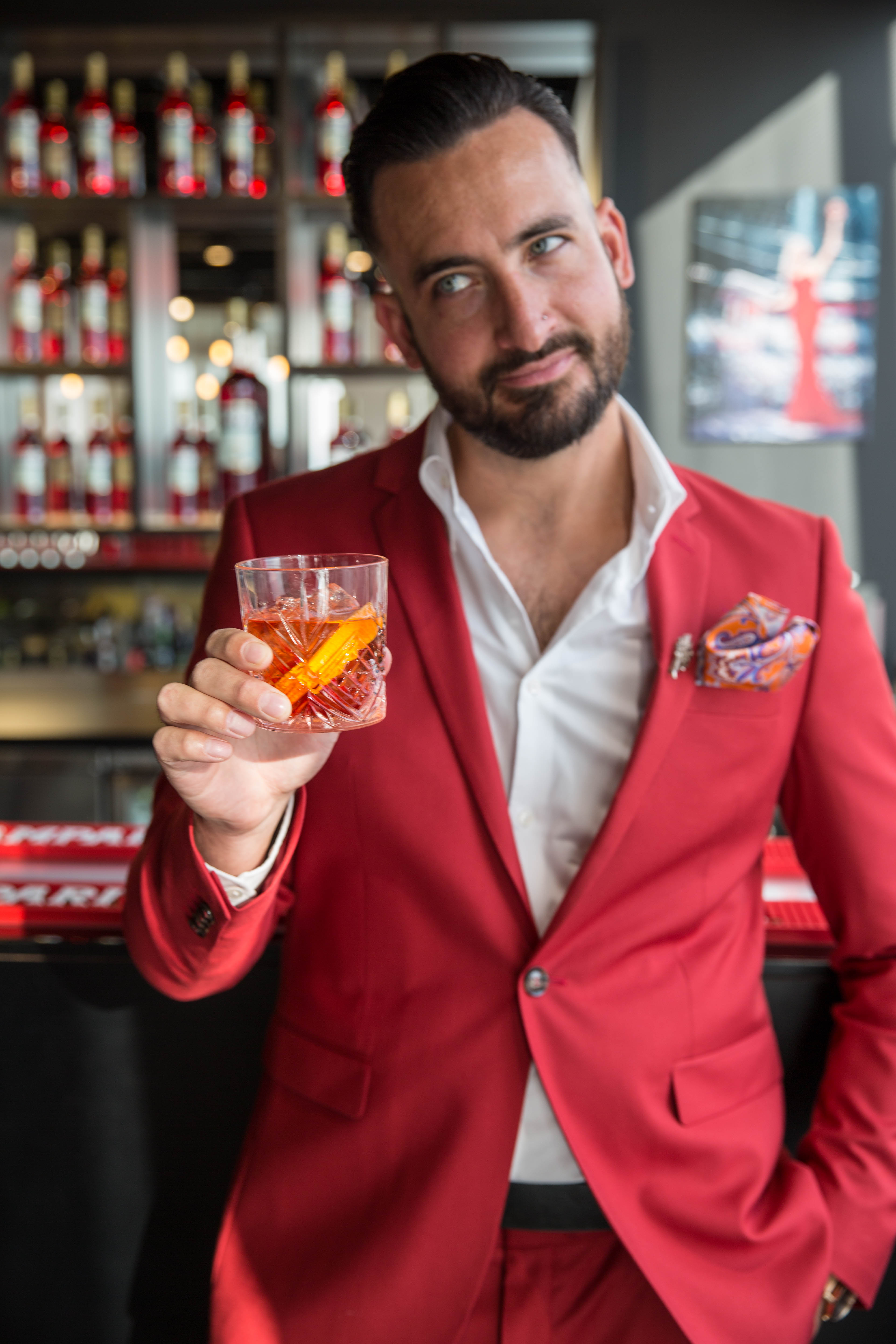 Leon Dalloway presenting at an event