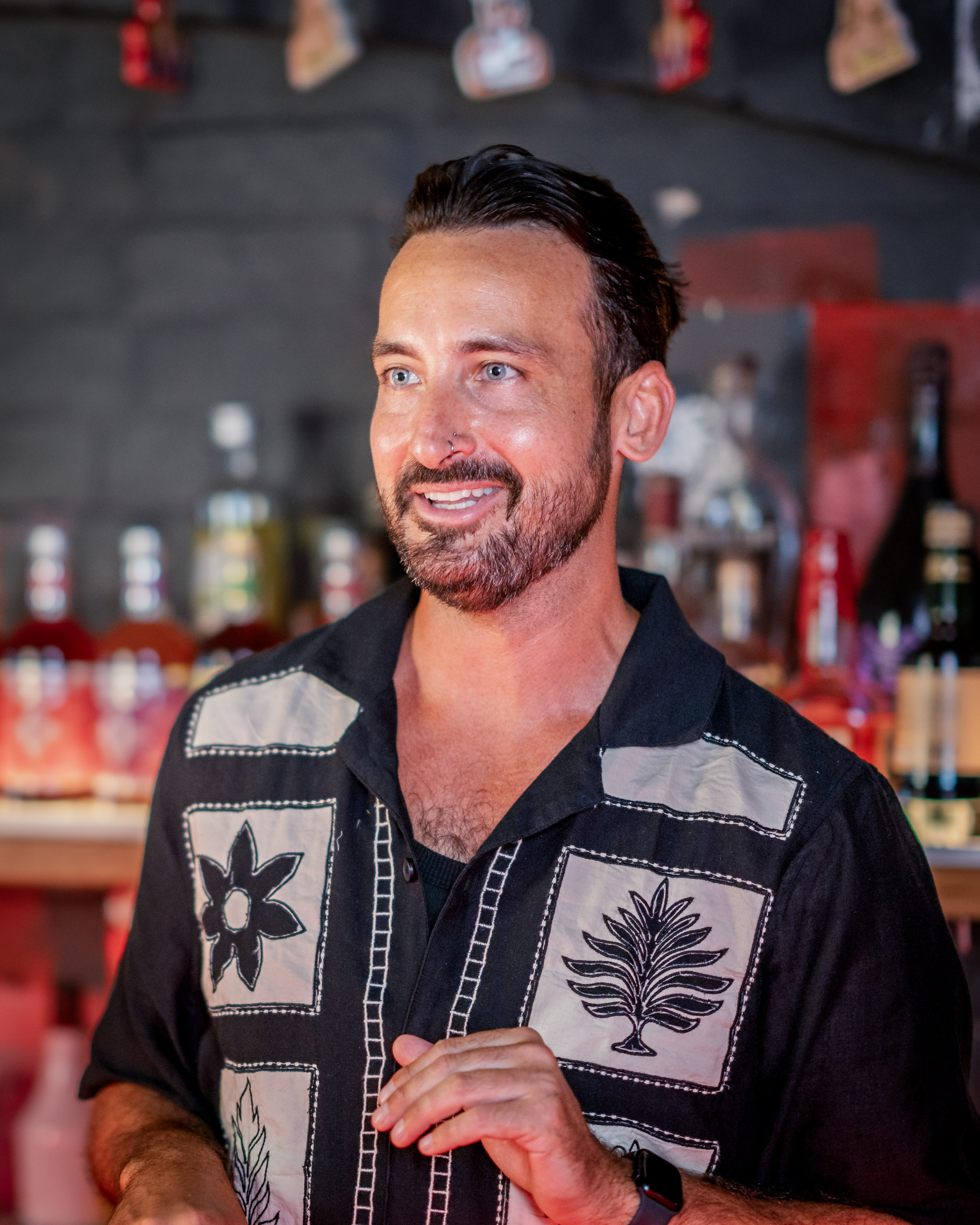 Leon Dalloway creating cocktail content